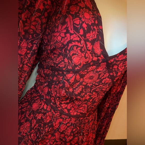 Red blouse - Picture 3 of 3